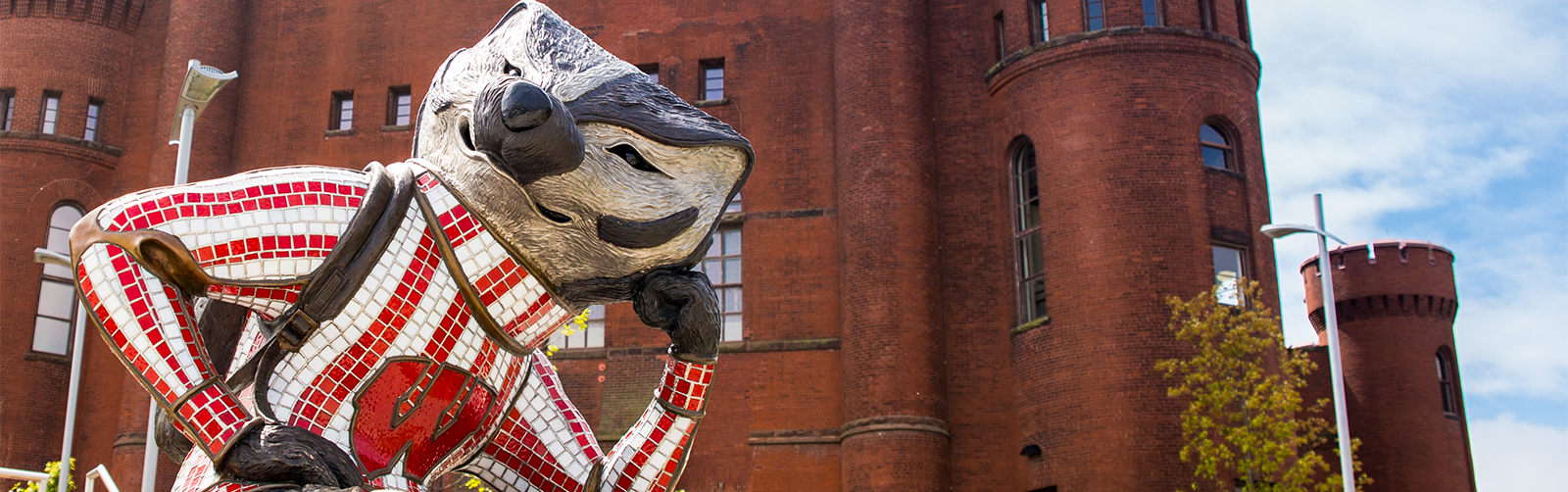 bucky statue in front at uw madison
