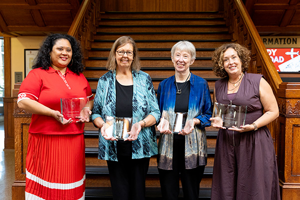 Distinguished alumni award winners posing together