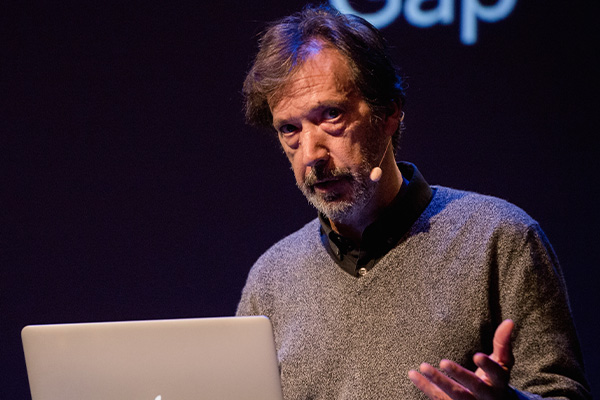 David Berlow presenting at a conference