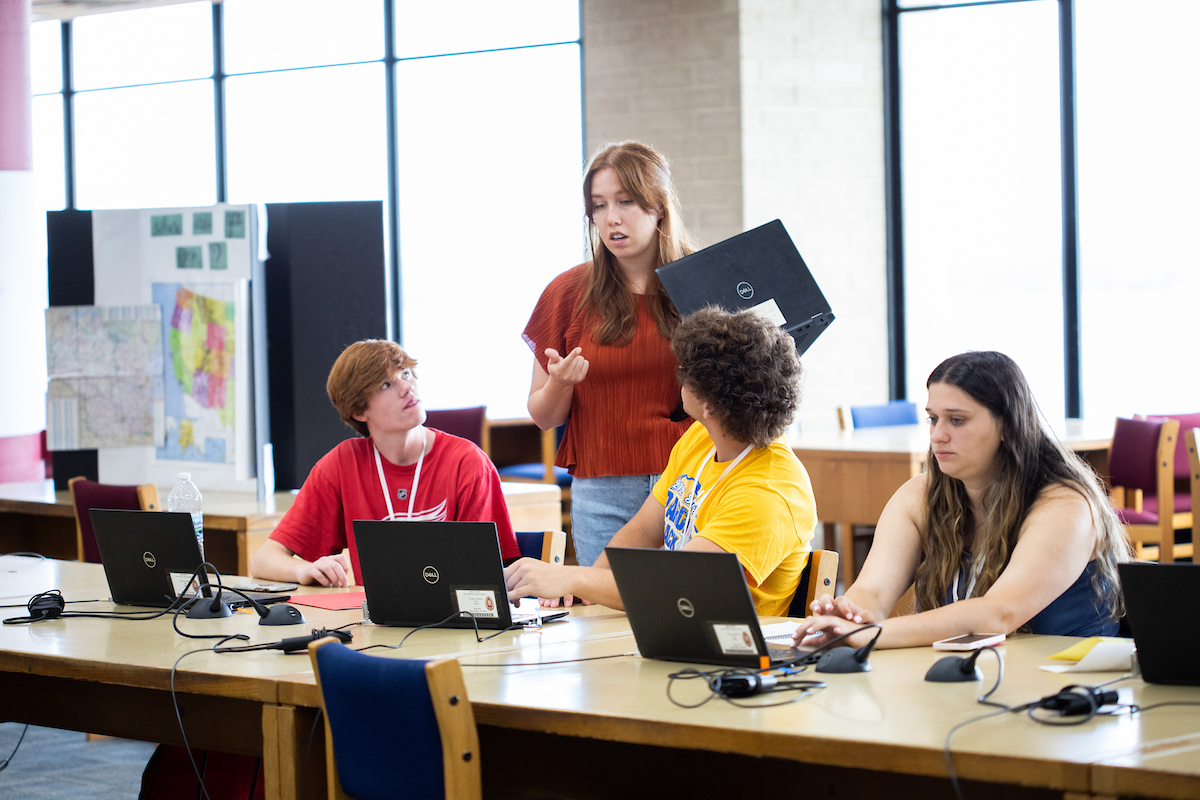 School of Education students consult with an advisor during SOAR