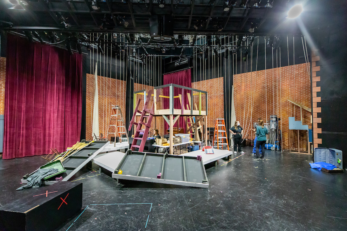 The set for Peter and the Starcatcher