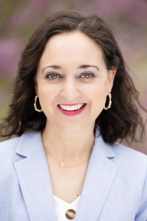 Rebecka Peterson Headshot