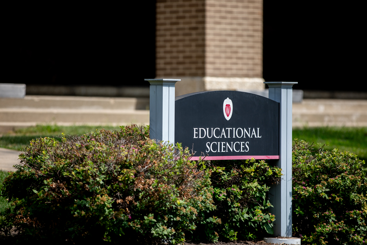 a sign that says educational sciences