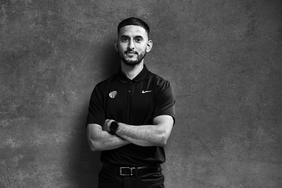 UW–Madison alumnus Carlos Bustamante posing